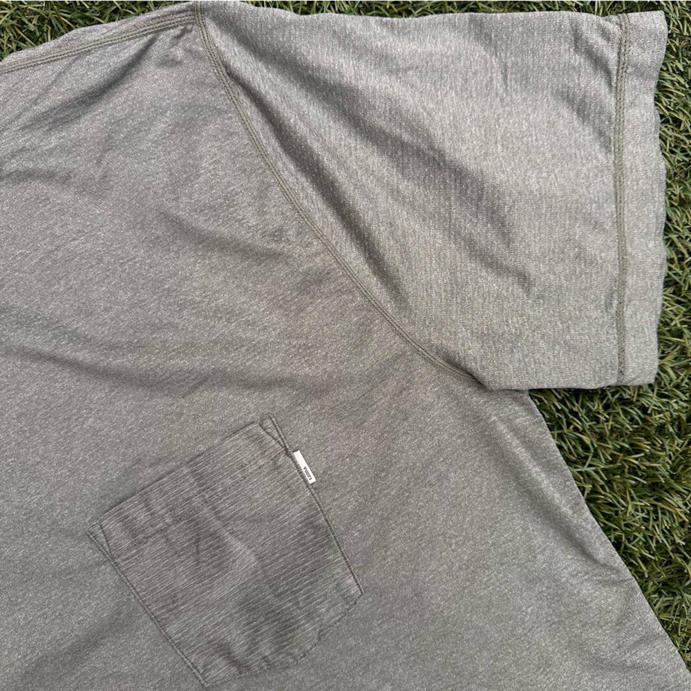 Vuori Men’s Tradewinds Performance Pocket T Shirt Athletic Short Sleeve Crew XXL - Picture 4 of 7